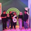 Jajaran manajemen JQ Composey berfoto bersama dalam rangka perayaan 6th Anniversary JQ Composey sekaligus peluncuran program “Cover To Win! 2026”, sebuah kompetisi cover lagu yang ditujukan untuk mendukung dan mengembangkan talenta kreator digital Indonesia. Tampak dalam foto (dari kiri ke kanan): Isra Ruddin (CEO JQ Composey), Satria Pinandita (Managing Director), Sunu Prasasti Aji (A&R Director), Safira Eka Diandra (Head of Social Media & Digital Promotion), Muh Haikal Aslan (Head of Business Development & Digital Partnership), dan Marlina Irawati (Head of Business Operation & Partnership) saat menghadiri acara gathering yang diselenggarakan di Grand Indonesia, Jakarta.