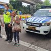 Nenek Asal Brebes Kebingungan Mencari Keluarga di Jakarta Barat, Polisi Bantu Pulangkan