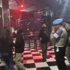 Razia Narkoba di Kafe Senggigi, 21 Orang Positif Tes Urine dan Puluhan Ekstasi Disita