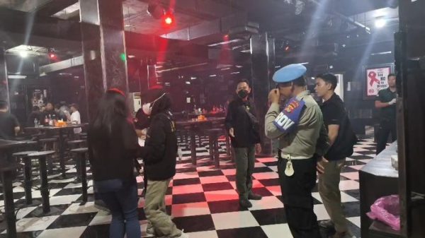 Razia Narkoba di Kafe Senggigi, 21 Orang Positif Tes Urine dan Puluhan Ekstasi Disita