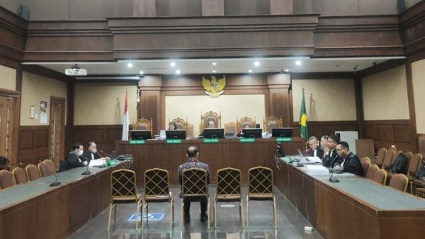 Eks Pejabat Bea Cukai Akui Lalai dan Memohon Hukuman Lebih Ringan dalam Kasus Suap