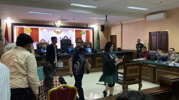 Sidang Gugatan SK Penyetaraan Pendidikan Gibran di PTUN, Denny Indrayana Pilih Walk Out Sidang Gugatan SK Penyetaraan Pendidikan Gibran di PTUN, Denny Indrayana Pilih Walk Out