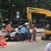Mini Cooper Terperosok ke Galian Proyek di Jakarta Barat