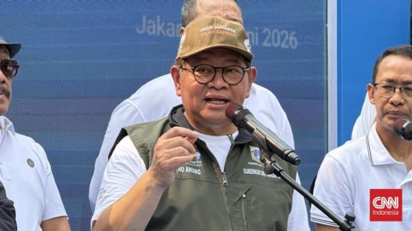 Pramono Anung Respons Keluhan Rumput JIS, Jakpro Diminta Segera Lakukan Perbaikan