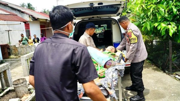 Andre Rosiade Bantu Fasilitasi Perawatan Putri yang Telah 10 Tahun Koma ke RSUP M Djamil Andre Rosiade Bantu Fasilitasi Perawatan Putri yang Telah 10 Tahun Koma ke RSUP M Djamil