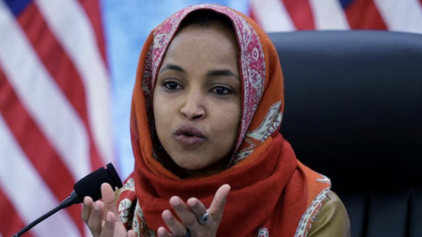 Trump Desak Ilhan Omar Mundur dari Kongres, Tuduh Politikus Demokrat Gunakan Nama Palsu Trump Desak Ilhan Omar Mundur dari Kongres, Tuduh Politikus Demokrat Gunakan Nama Palsu