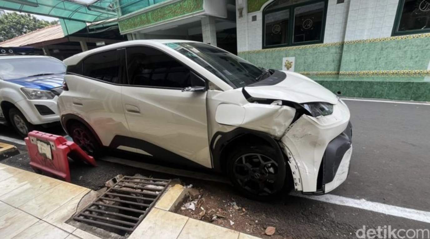 Sopir BYD Akui Melamun dan Mengantuk Sebelum Tabrak Sejumlah Kendaraan hingga Lukai Pengemudi Ojol di Blok M