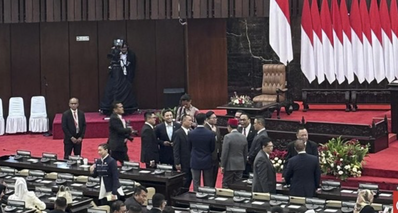 PDIP Soroti Dampak Polemik Ijazah Gibran, Gerindra Tegaskan Pemberhentian Wapres Harus Sesuai Konstitusi