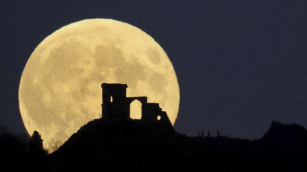 Hunter’s Moon Hiasi Langit Indonesia Malam Ini, Simak Jadwal dan Waktu Terbaik untuk Mengamatinya