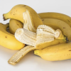 Bukan Sekadar Camilan, Ini Alasan Pisang Selalu Tersedia di Pos Penyegaran Lomba Lari