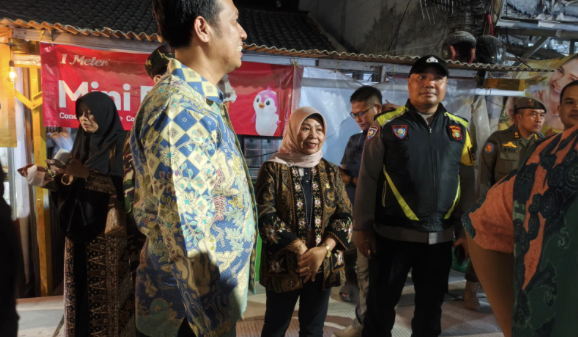 Hajatan Warga Tanah Harapan Hadirkan Wayang Kulit dan Bazar UMKM, Perkuat Budaya serta Kebersamaan Hajatan Warga Tanah Harapan Hadirkan Wayang Kulit dan Bazar UMKM, Perkuat Budaya serta Kebersamaan