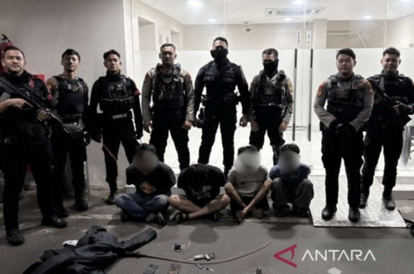 Empat Pemuda Diamankan Polisi Usai Diduga Hendak Tawuran di Jakarta Timur, Sajam dan Stik Golf Disita
