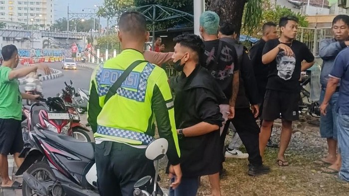 BMW Putih Lawan Arah di Yogyakarta Tabrak Pengendara Motor Lansia